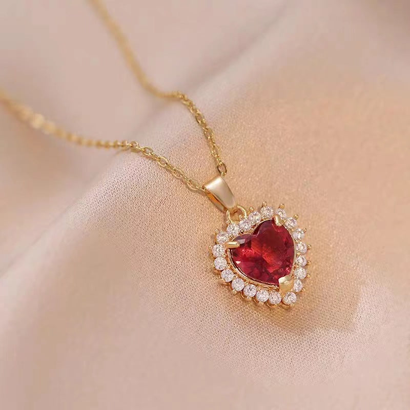 Fashion Micro-inlaid Pendant Ruby Heart Necklace